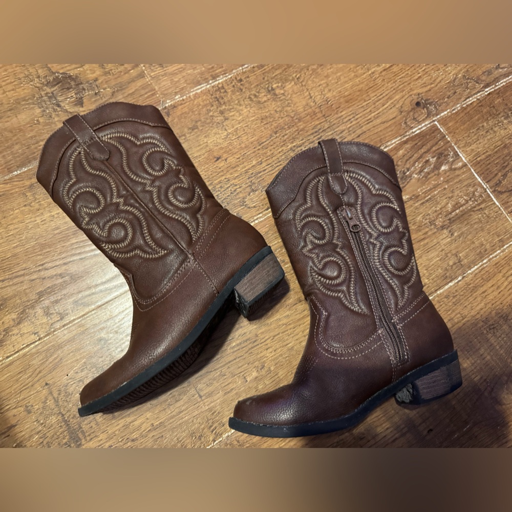 Girls Cowboy Boots (cowgirl) cat & Jack size 13